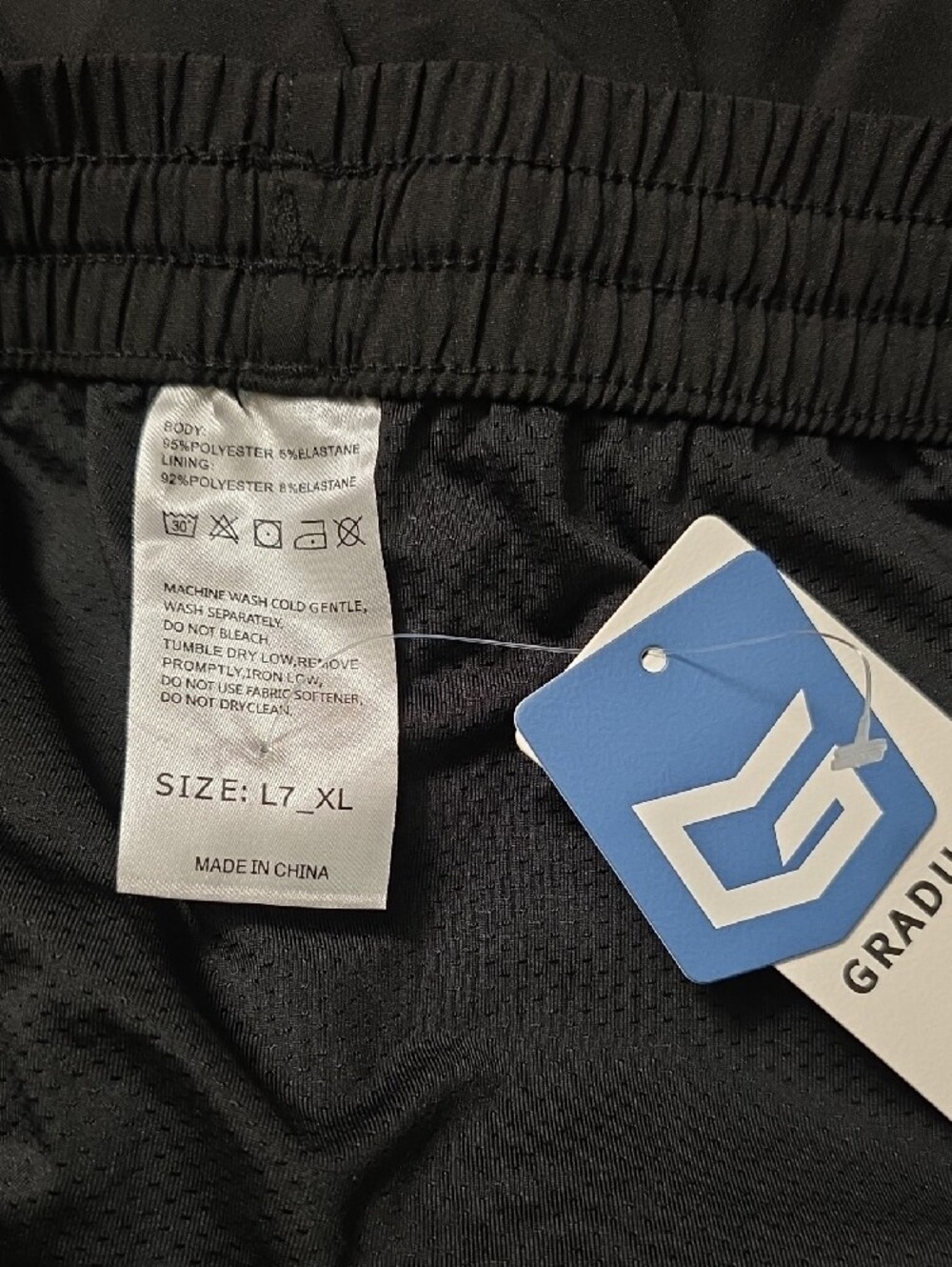 Dolphin Hem Zip Pockets Short 7" - Picture 5 of 6